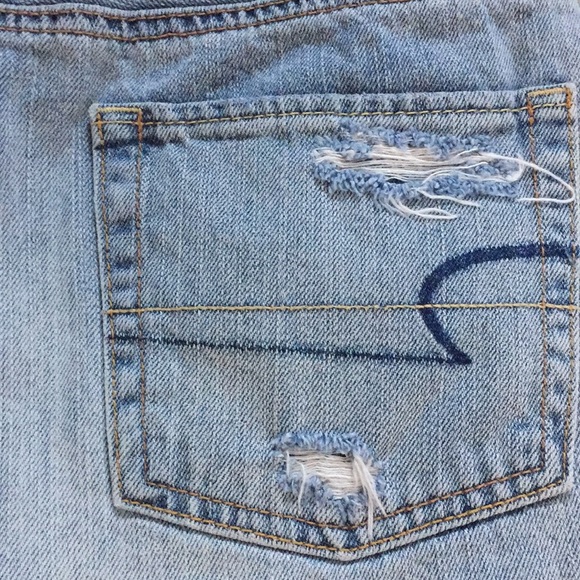 American Eagle Light Wash Denim Shorts - Picture 6 of 9